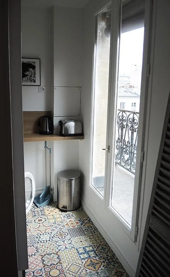 Appartamento 2 Pièces avec Balcon Plein Sud Parigi Francia