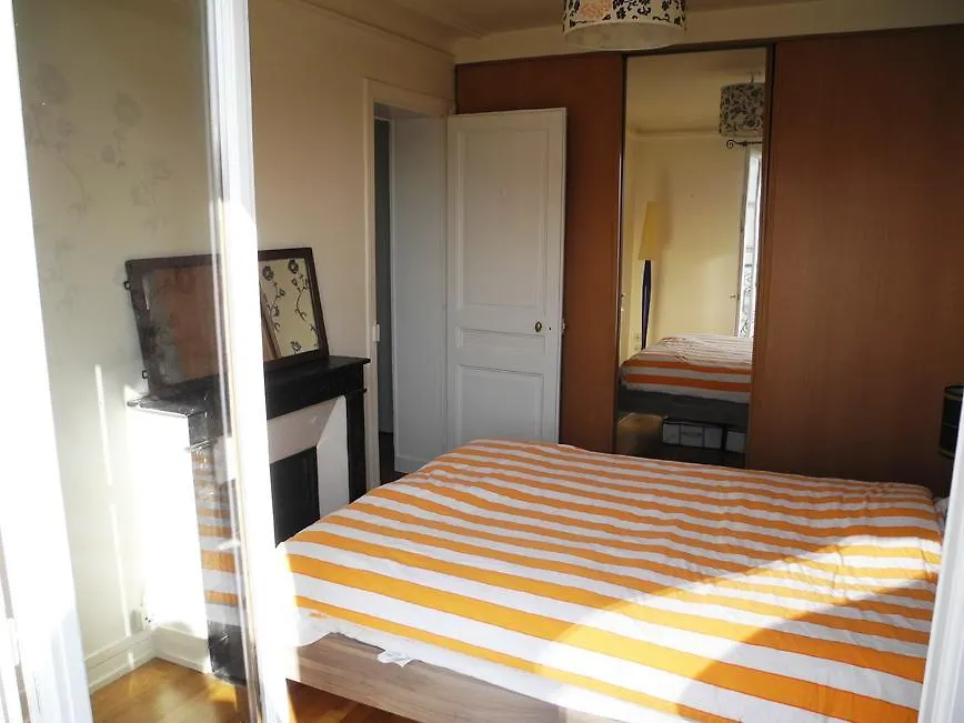 2 Pieces Avec Balcon Plein Sud Apartman Párizs